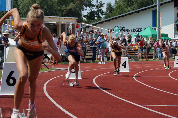 Lena Humburger auf der 5.Bahn im 400m Finale DSC00685