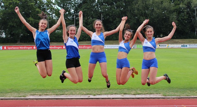 Floriane Freihart, Anne Hubel, Annalena Laur, Inga Knief und Kristin Baumann