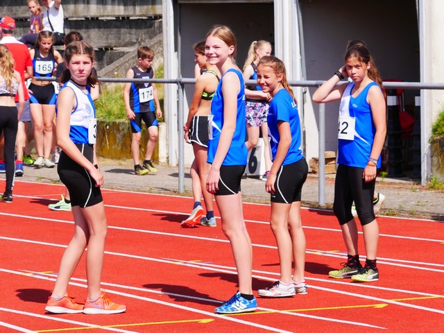 Die wU14 beim 75m Start