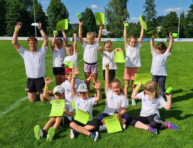 Die 11 Sportler des  TSV Rain