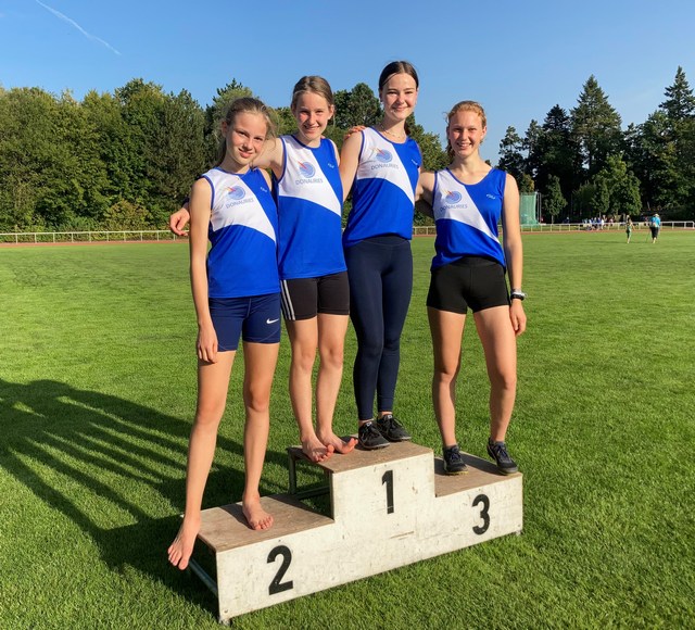 von links Jessica Rauter, Jule Beck, Maja Kellner, Ella Wiedemann
