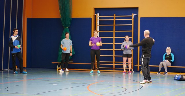 Vorübungen zum Speerwurf