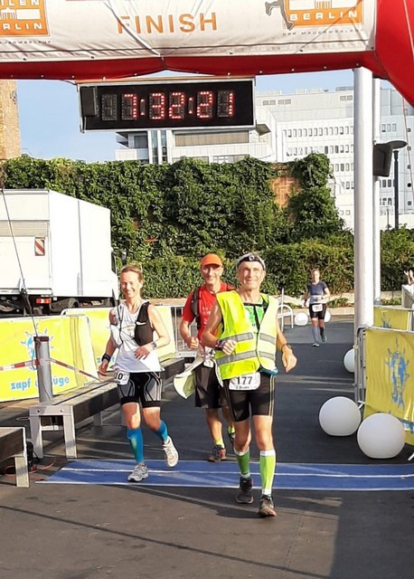 Hans Niederhuber beim Zieleinlauf