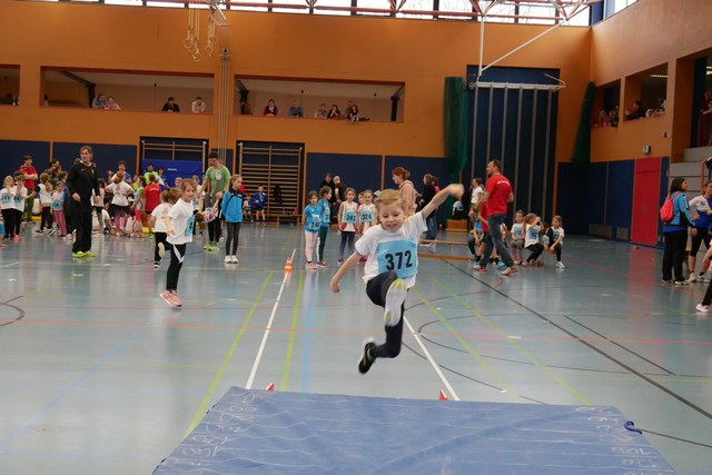 Zielweitsprung der U10 mit Ida Fischer